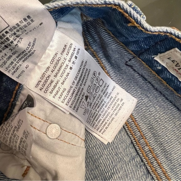 Levi’s 501 Denim Shorts - Picture 7 of 8